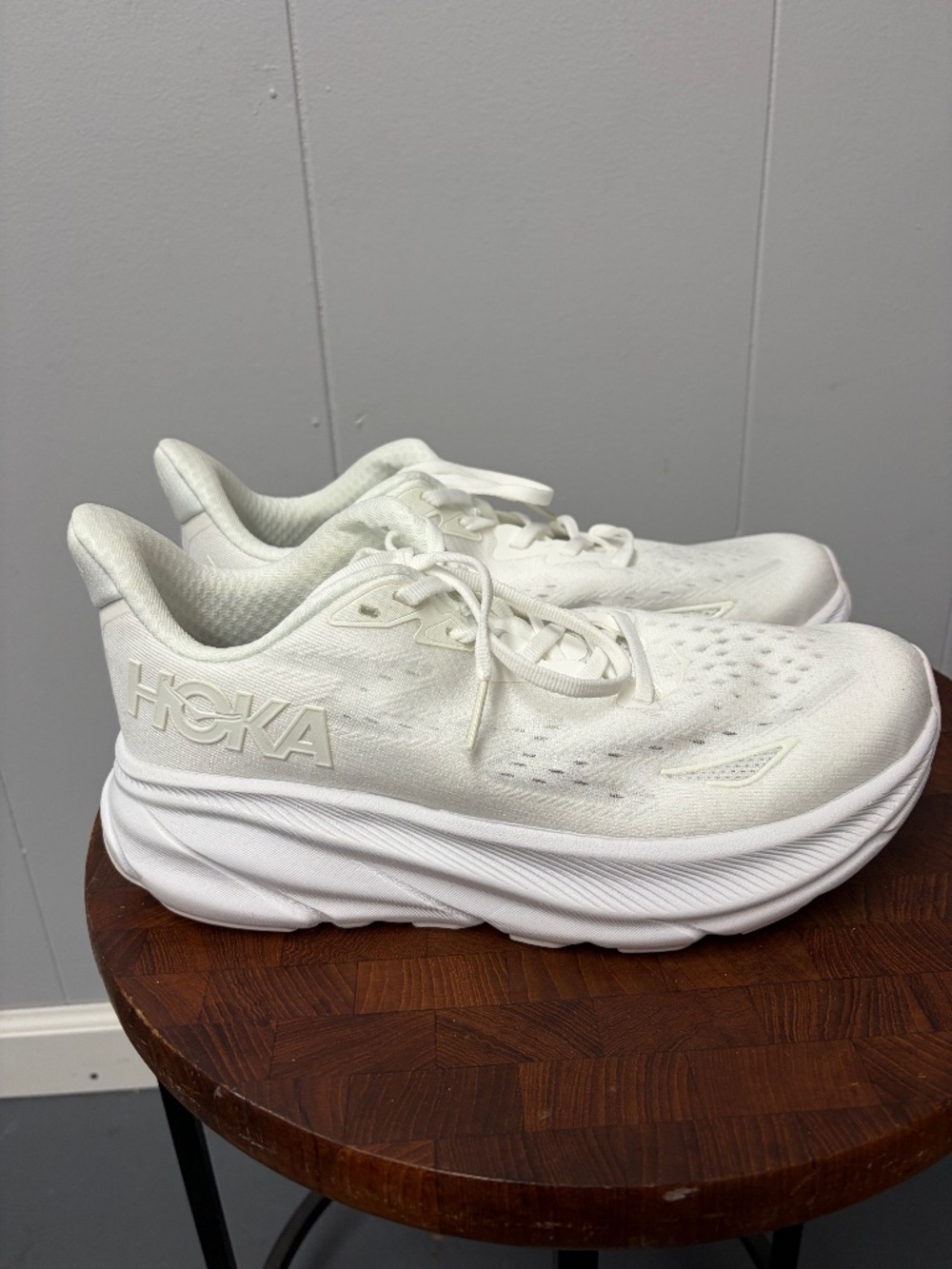 HOKA ONE ONE Men's Clifton 9 Mesh White Size 7.5D